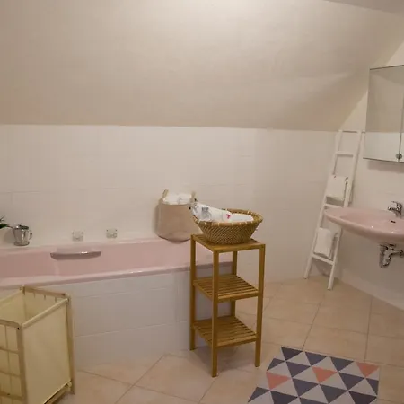 Schoene In דירה *